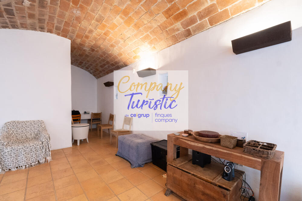 L134-01 MAS CAN PERE PAU Casa aïllada / Villa PEDRET I MARZÀ L134-01 MAS CAN PERE PAU Casa aïllada / Villa PEDRET I MARZÀ