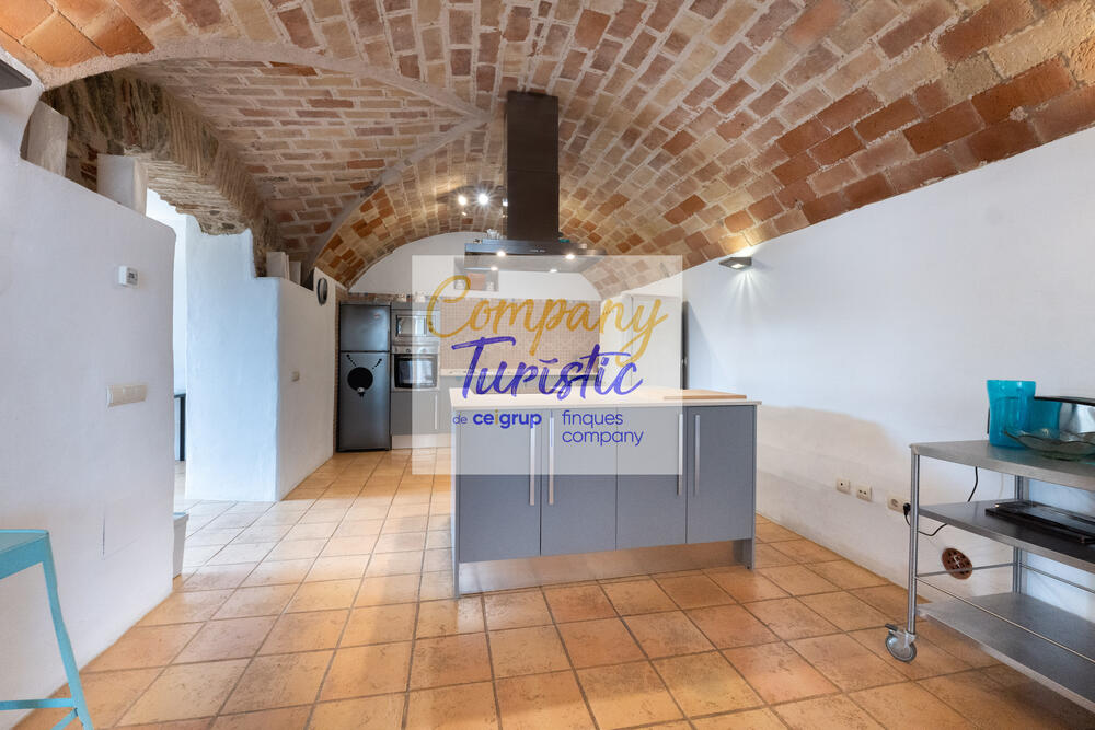 L134-01 MAS CAN PERE PAU Casa aïllada / Villa PEDRET I MARZÀ L134-01 MAS CAN PERE PAU Casa aïllada / Villa PEDRET I MARZÀ