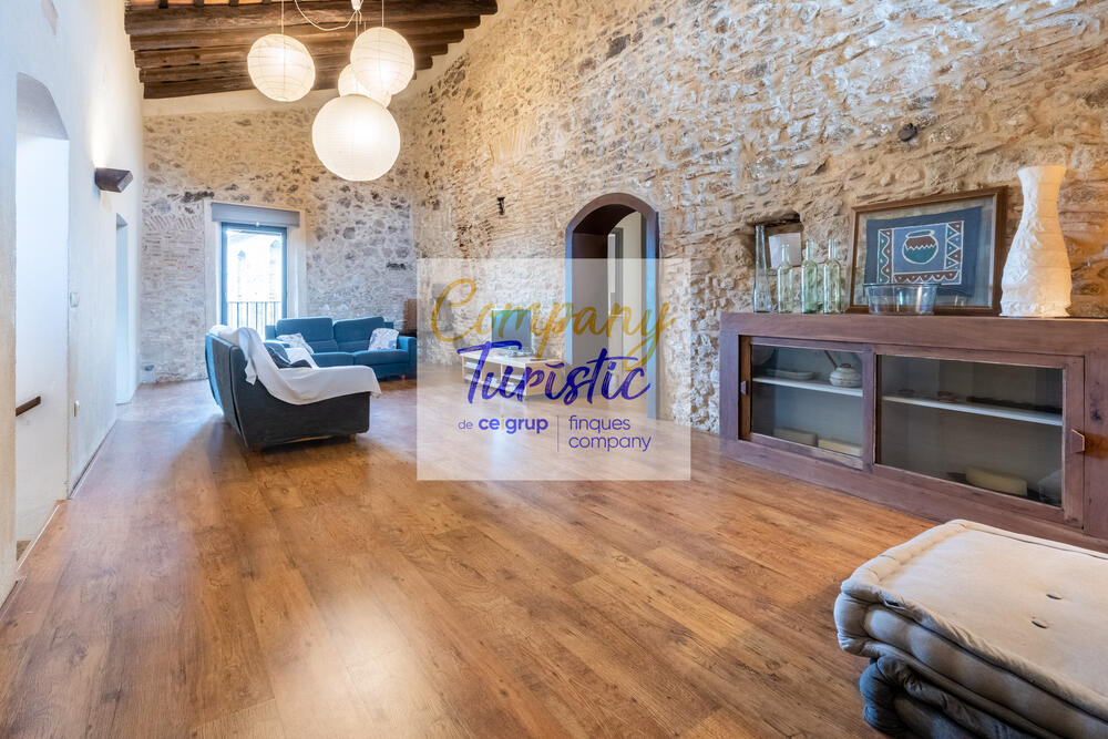 L134-01 MAS CAN PERE PAU Casa aïllada / Villa PEDRET I MARZÀ L134-01 MAS CAN PERE PAU Casa aïllada / Villa PEDRET I MARZÀ