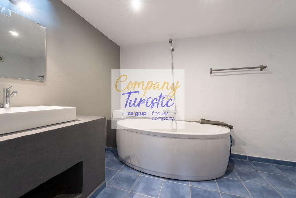 L134-01 MAS CAN PERE PAU Casa aïllada / Villa PEDRET I MARZÀ L134-01 MAS CAN PERE PAU Casa aïllada / Villa PEDRET I MARZÀ