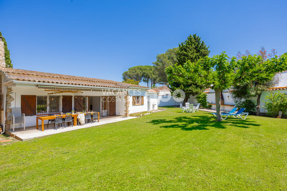 VILLA-BARCELONA VILLA BARCELONA Casa aislada / Villa Riells L'Escala
