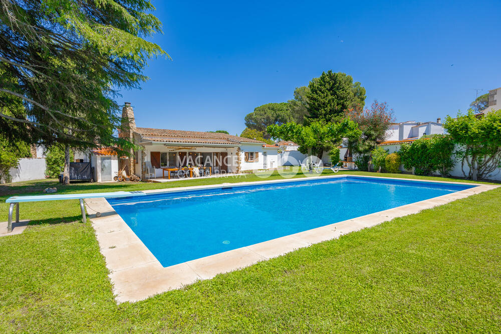 VILLA-BARCELONA VILLA BARCELONA Casa aislada / Villa Riells L'Escala