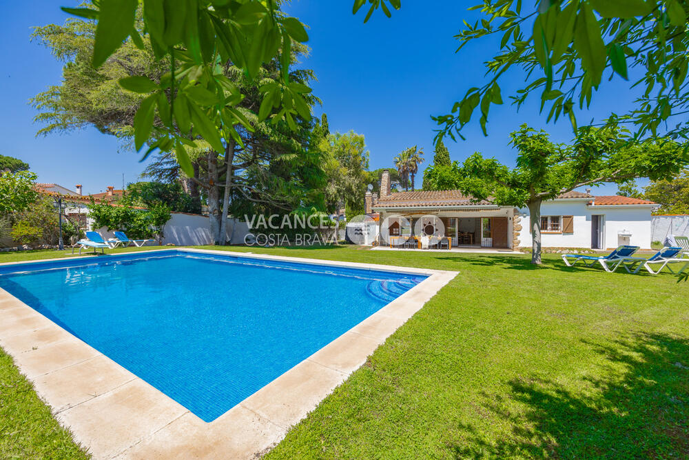 VILLA-BARCELONA VILLA BARCELONA Casa aislada / Villa Riells L'Escala