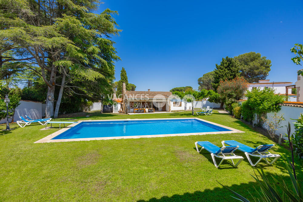 VILLA-BARCELONA VILLA BARCELONA Casa aislada / Villa Riells L'Escala