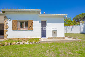 VILLA-BARCELONA VILLA BARCELONA Casa aislada / Villa Riells L'Escala