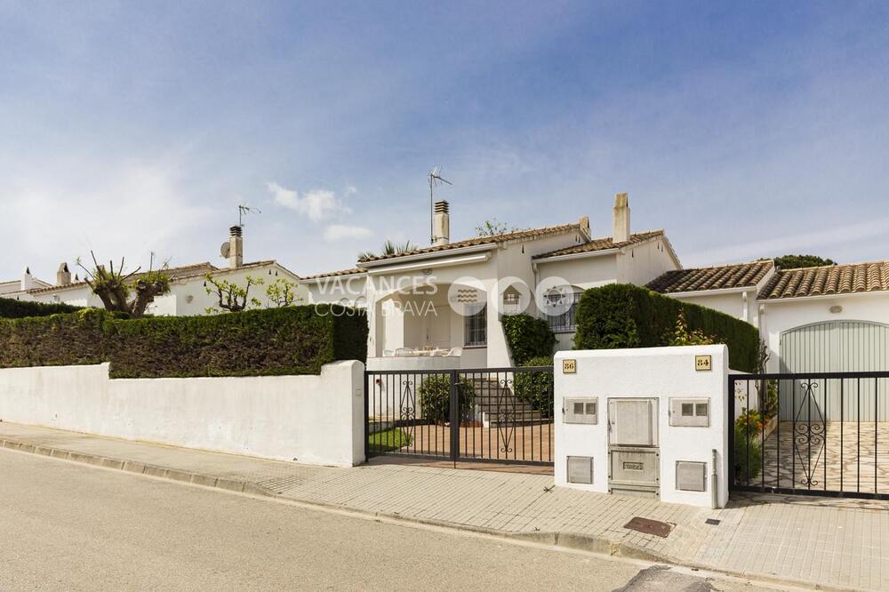 SANT BRIU 8 SANT BRIU 8 Casa aislada Riells L'Escala SANT BRIU 8 SANT BRIU 8 Casa aislada Riells L'Escala