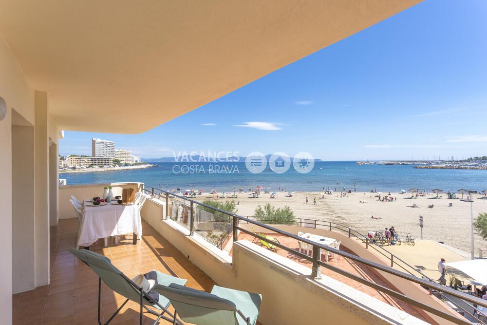 BLANC CANIGO 2 BLANC CANIGÓ 2 Apartamento Riells platja L'Escala BLANC CANIGO 2 BLANC CANIGÓ 2 Apartamento Riells platja L'Escala