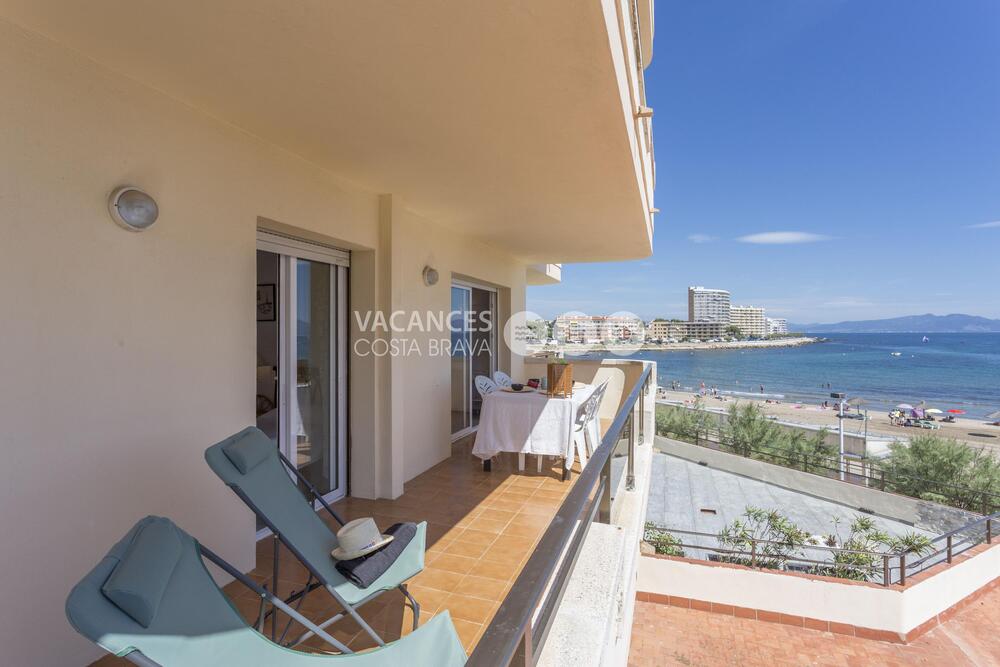 BLANC CANIGO 2 BLANC CANIGÓ 2 Apartamento Riells platja L'Escala BLANC CANIGO 2 BLANC CANIGÓ 2 Apartamento Riells platja L'Escala