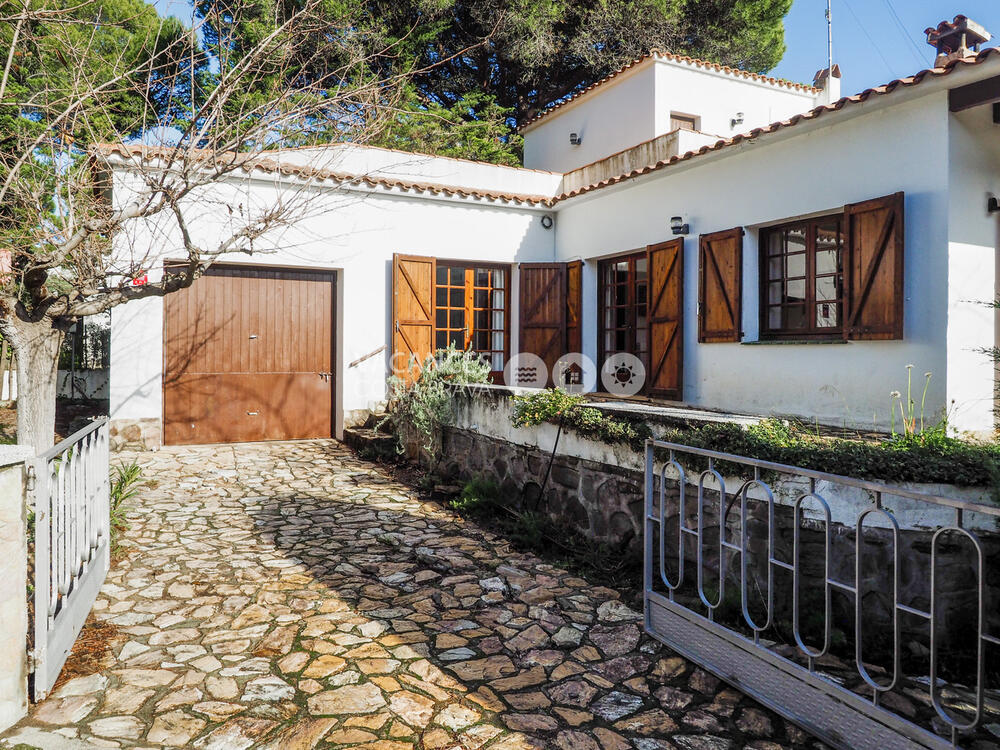 COLOM COLOM Casa aislada / Villa Escala (L') COLOM COLOM Casa aislada / Villa Escala (L')