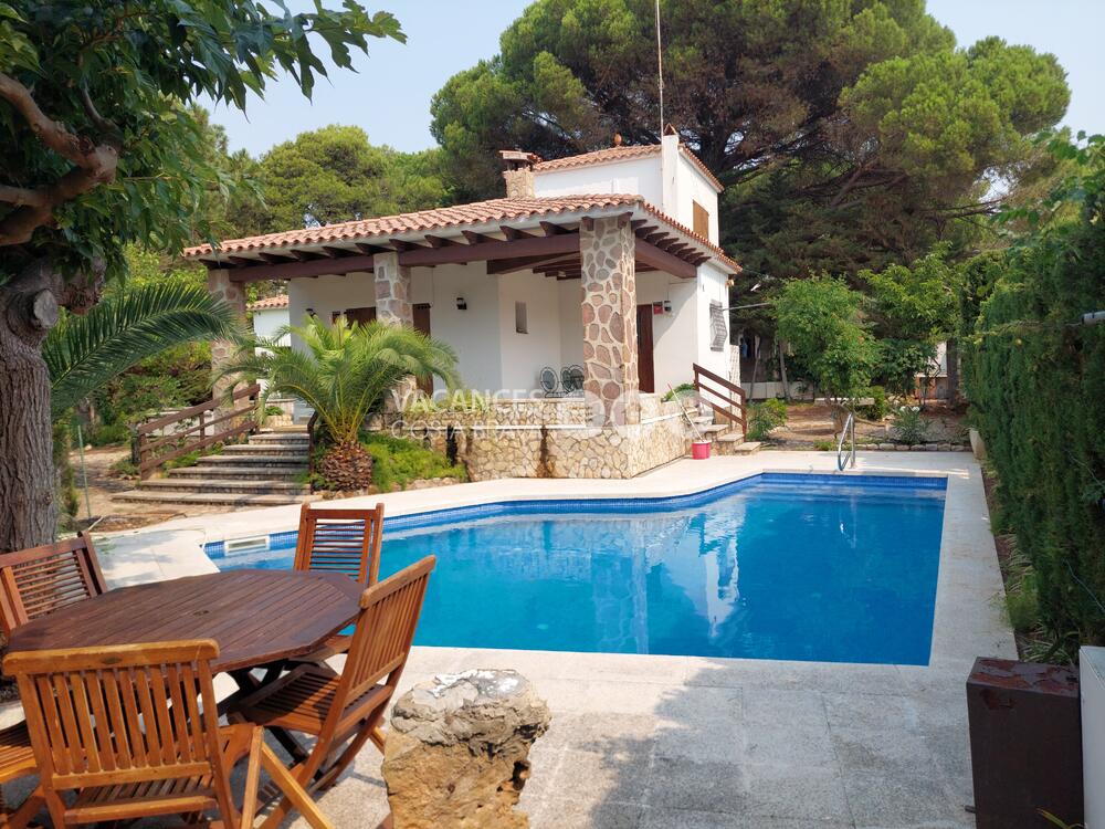 COLOM COLOM Casa aislada / Villa Escala (L') COLOM COLOM Casa aislada / Villa Escala (L')