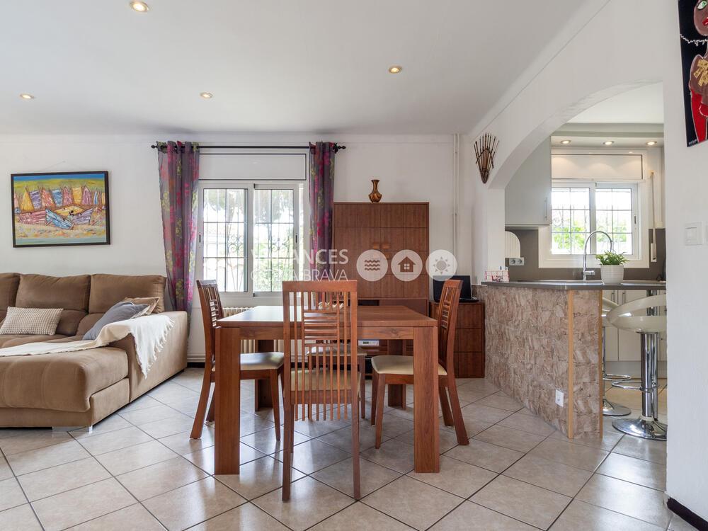 PALMERA PALMERA Casa aislada / Villa Escala (L') PALMERA PALMERA Casa aislada / Villa Escala (L')