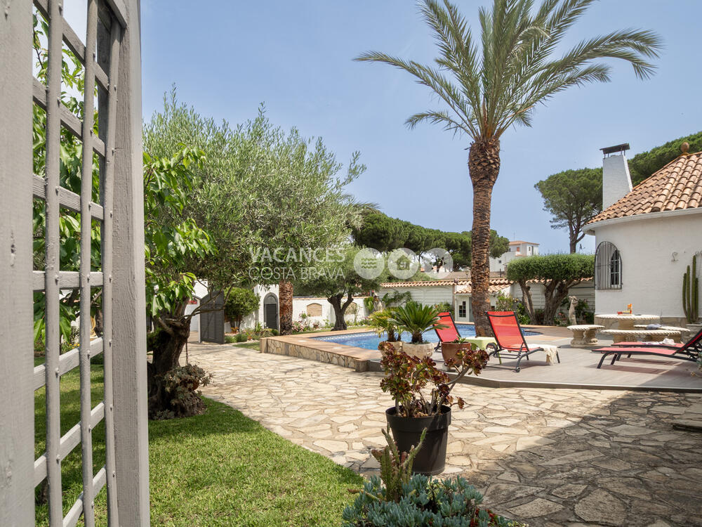 PALMERA PALMERA Casa aislada / Villa Escala (L') PALMERA PALMERA Casa aislada / Villa Escala (L')