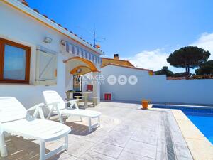 D-45771 DESTINATA Casa aislada Riells L'Escala