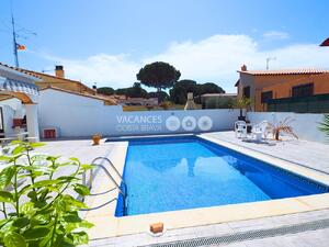 D-45771 DESTINATA Casa aislada Riells L'Escala