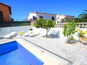 D-45771 DESTINATA Casa aislada Riells L'Escala