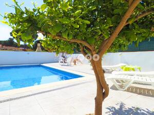 D-45771 DESTINATA Casa aislada Riells L'Escala
