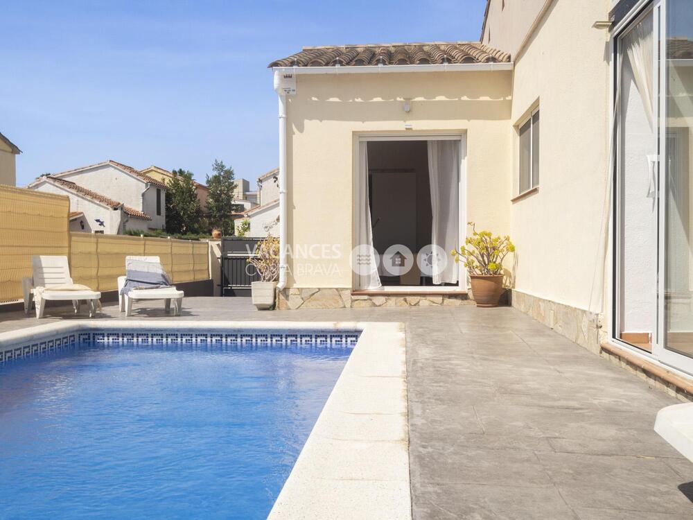 TERANYINA TERANYINA Casa aislada / Villa L'Escala TERANYINA TERANYINA Casa aislada / Villa L'Escala