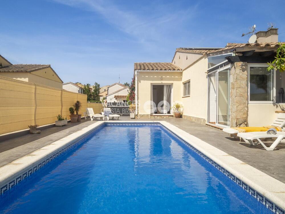 TERANYINA TERANYINA Casa aislada / Villa L'Escala TERANYINA TERANYINA Casa aislada / Villa L'Escala