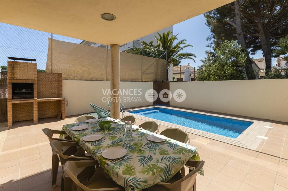FLOR FLOR Casa aislada / Villa Riells - Port L'Escala FLOR FLOR Casa aislada / Villa Riells - Port L'Escala