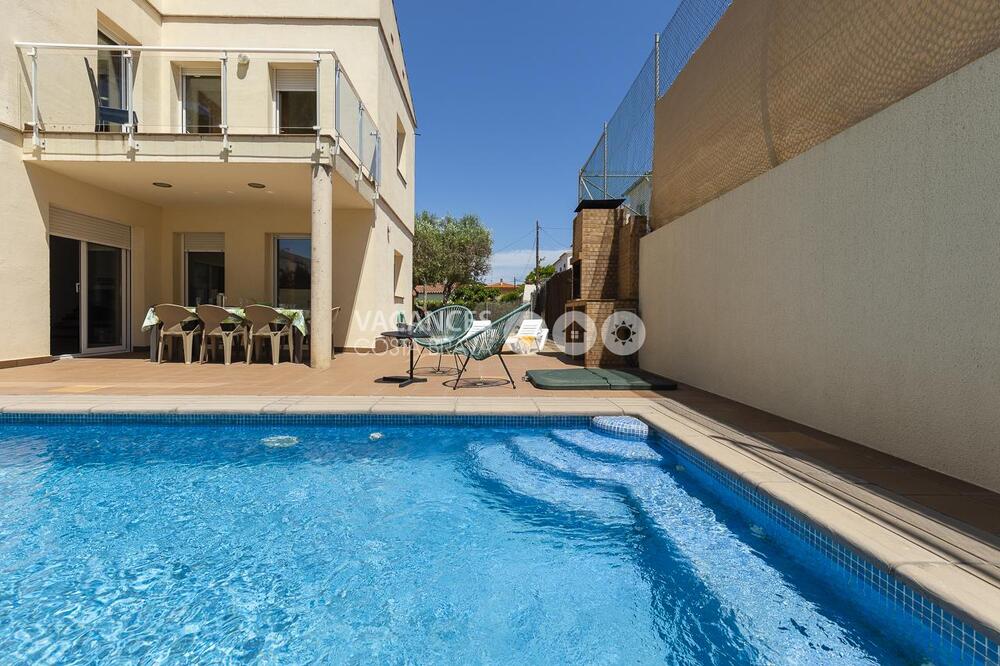 FLOR FLOR Casa aislada / Villa Riells - Port L'Escala FLOR FLOR Casa aislada / Villa Riells - Port L'Escala