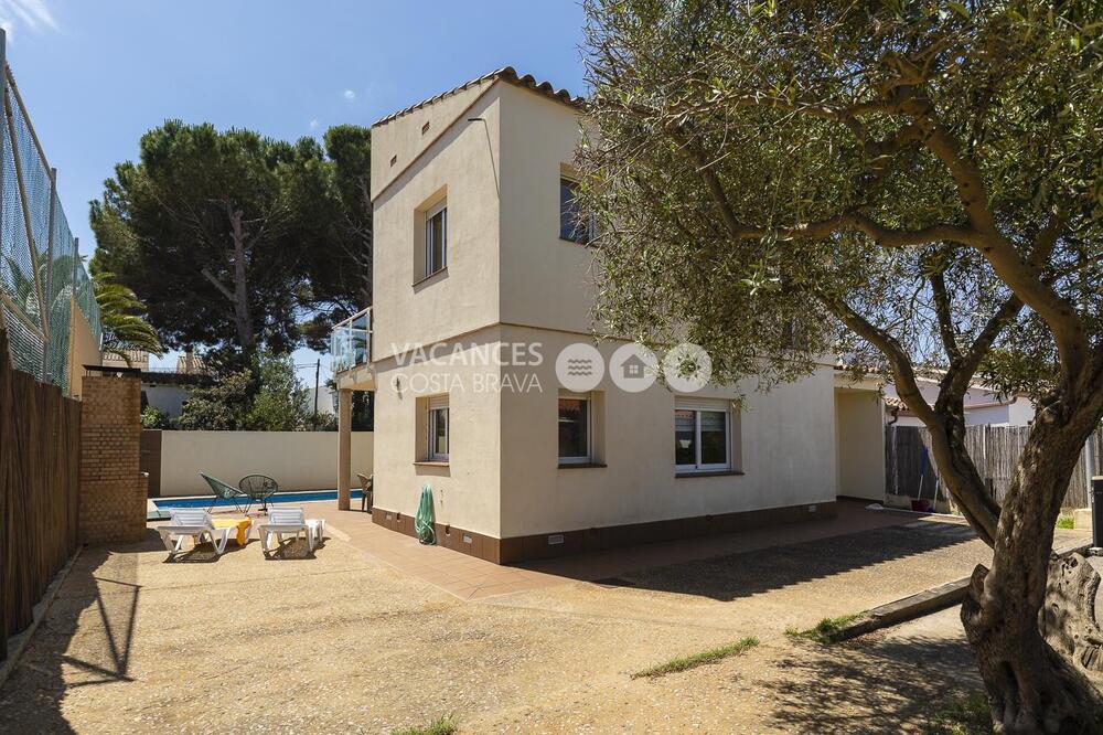 FLOR FLOR Casa aislada / Villa Riells - Port L'Escala FLOR FLOR Casa aislada / Villa Riells - Port L'Escala