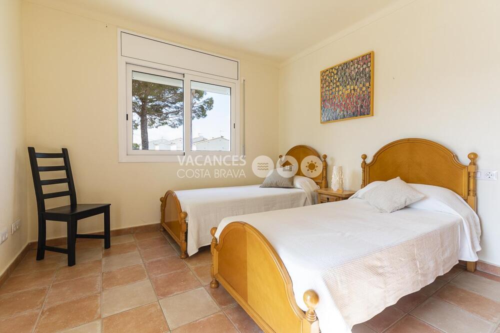 FLOR FLOR Casa aislada / Villa Riells - Port L'Escala FLOR FLOR Casa aislada / Villa Riells - Port L'Escala