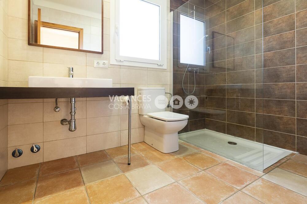 FLOR FLOR Casa aislada / Villa Riells - Port L'Escala FLOR FLOR Casa aislada / Villa Riells - Port L'Escala