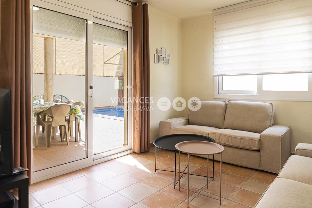 FLOR FLOR Casa aislada / Villa Riells - Port L'Escala FLOR FLOR Casa aislada / Villa Riells - Port L'Escala
