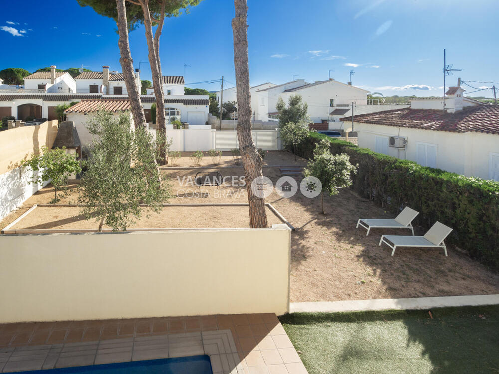 FLOR FLOR Casa aislada / Villa Riells - Port L'Escala FLOR FLOR Casa aislada / Villa Riells - Port L'Escala