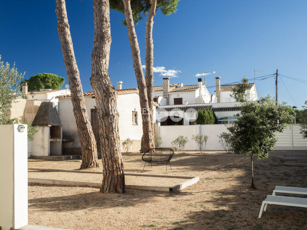 FLOR FLOR Casa aislada / Villa Riells - Port L'Escala FLOR FLOR Casa aislada / Villa Riells - Port L'Escala