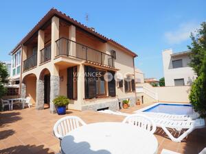 D-61003 FLUVIÀ Casa aïllada  L'Escala