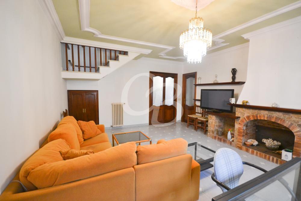 A6007 CASA CON GRAN TERRENO EN PALAFRUGELL Casa adosada Palafrugell Palafrugell