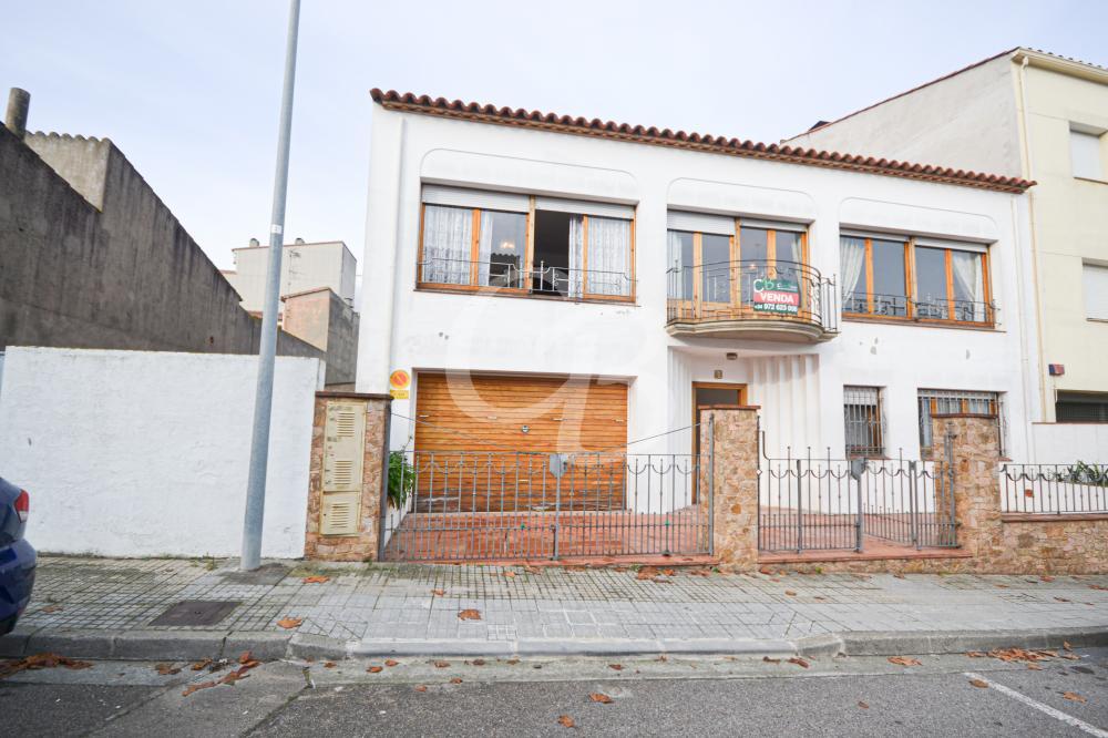 A6007 CASA CON GRAN TERRENO EN PALAFRUGELL Casa adosada Palafrugell Palafrugell