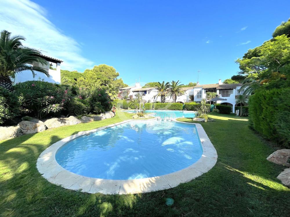 702 CASA ADOSADA CON PISCINA COMUNITARIA Semi-detached house Golf de Pals Pals