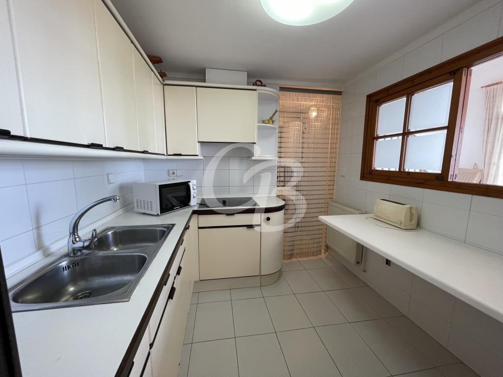 1075 ATICO DUPLEX CON AMPLIA TERRAZA Y ESPECTACULARES VISTAS AL MAR Y AL CASTILLO DE BEGUR Apartamento Centre Begur