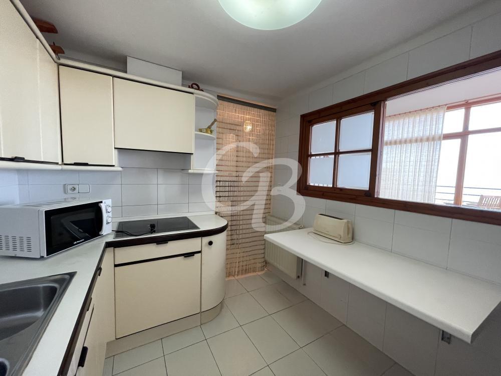 1075 ATICO DUPLEX CON AMPLIA TERRAZA Y ESPECTACULARES VISTAS AL MAR Y AL CASTILLO DE BEGUR Apartamento Centre Begur