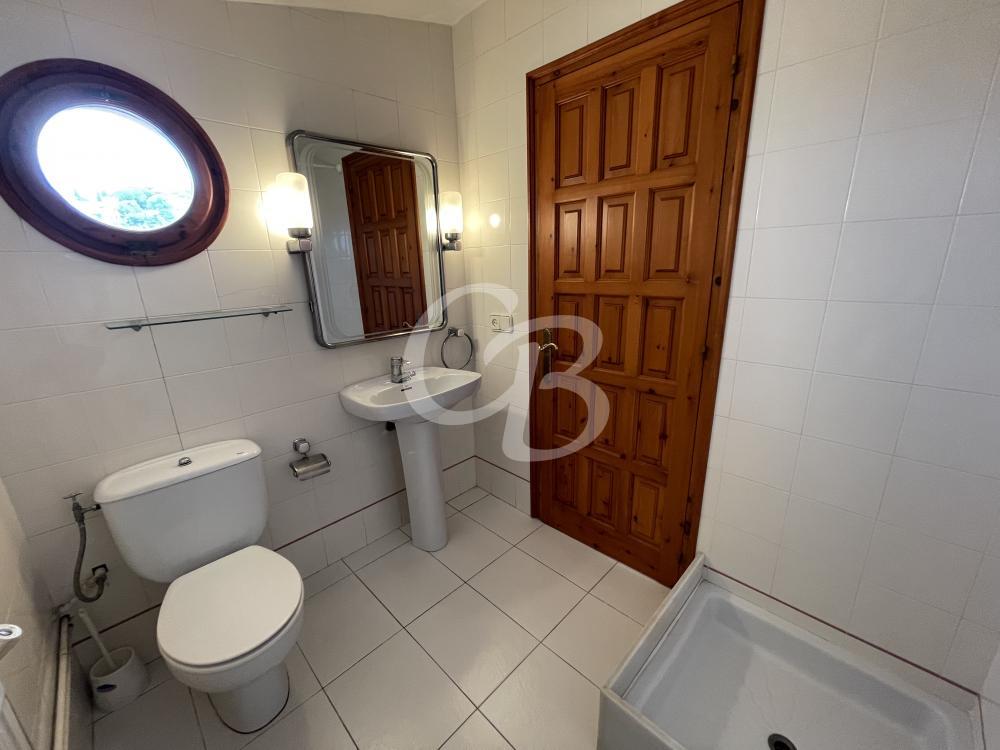 1075 ATICO DUPLEX CON AMPLIA TERRAZA Y ESPECTACULARES VISTAS AL MAR Y AL CASTILLO DE BEGUR Apartamento Centre Begur