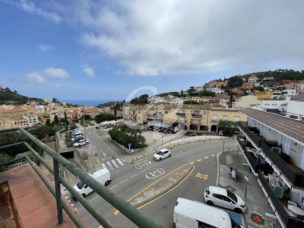 1075 ATICO DUPLEX CON AMPLIA TERRAZA Y ESPECTACULARES VISTAS AL MAR Y AL CASTILLO DE BEGUR Apartamento Centre Begur