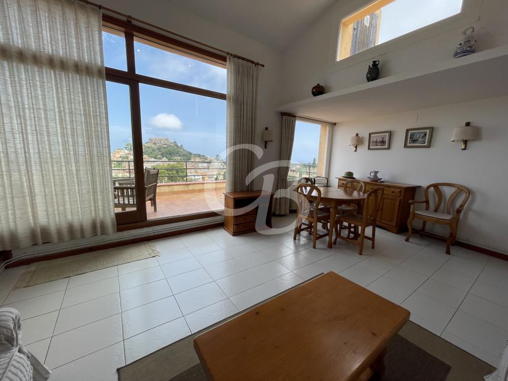 1075 ATICO DUPLEX CON AMPLIA TERRAZA Y ESPECTACULARES VISTAS AL MAR Y AL CASTILLO DE BEGUR Apartamento Centre Begur