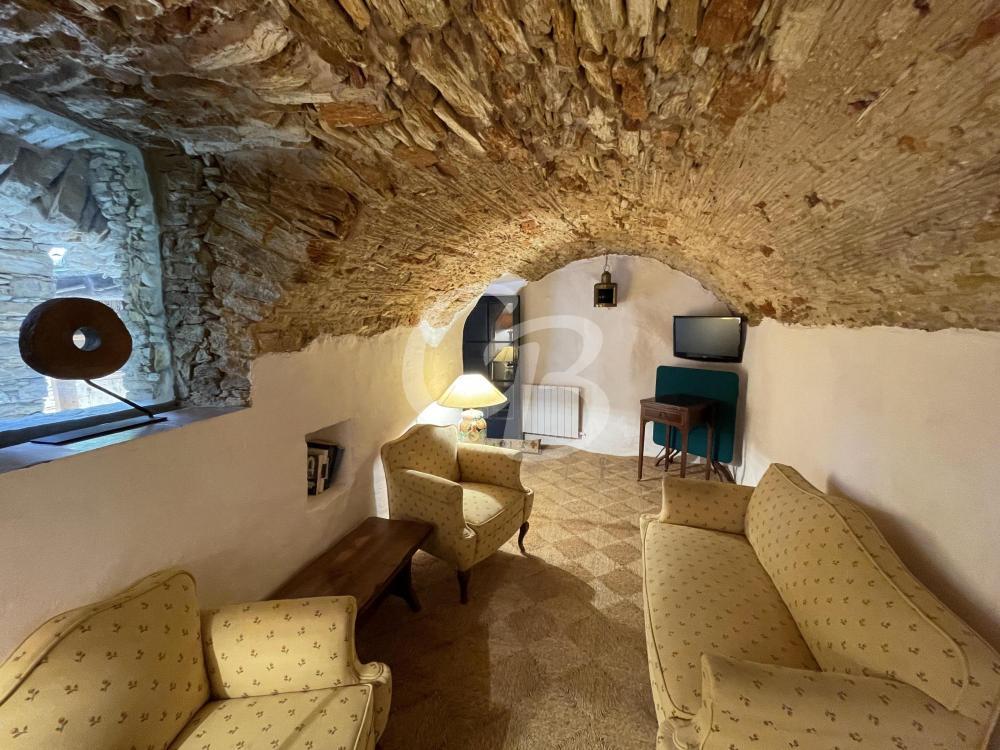 2142 FANTASTICA CASA DE PUEBLO  RESTAURADA  CON JARDIN EN BEGUR Casa de pueblo Centre Begur