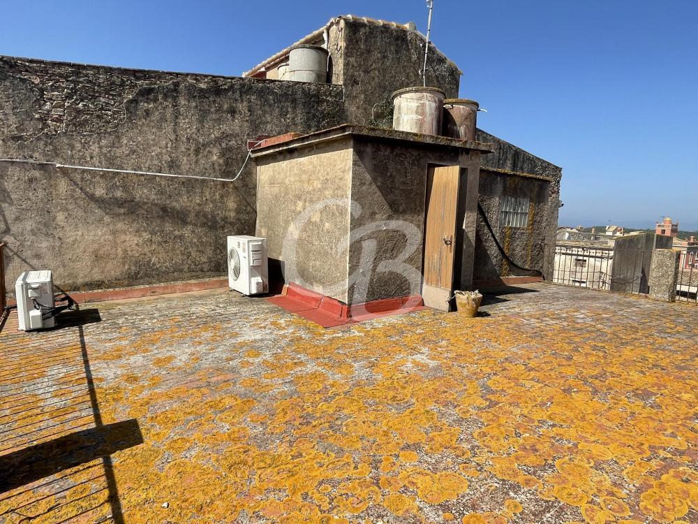2144 CASA DE PUEBLO CON AMPLIA TERRAZA EN EL CENTRO DE BEGUR Casa de pueblo  Begur