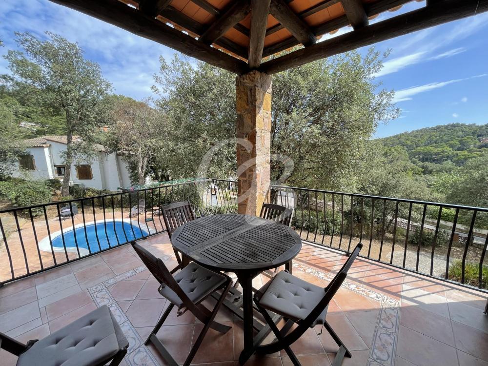 2148 BONITA CASA CON PISCINA Y GRAN TERRENO EN RESIDENCIAL BEGUR Casa aislada / Villa Residencial Begur Begur