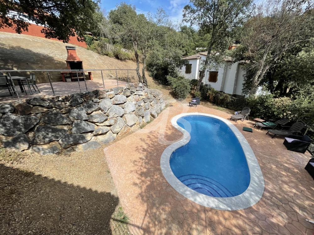 2148 BONITA CASA CON PISCINA Y GRAN TERRENO EN RESIDENCIAL BEGUR Casa aislada / Villa Residencial Begur Begur