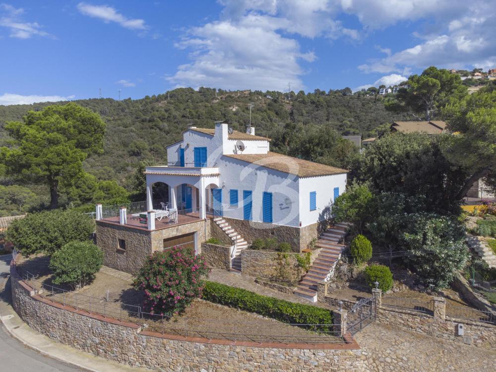 2150 CASA INDIVIDUAL CON GRAN TERRENO Y VISTAS ESPECTACULARES AL MAR Casa aislada / Villa Es Valls Begur 2150 CASA INDIVIDUAL CON GRAN TERRENO Y VISTAS ESPECTACULARES AL MAR Casa aislada / Villa Es Valls Begur