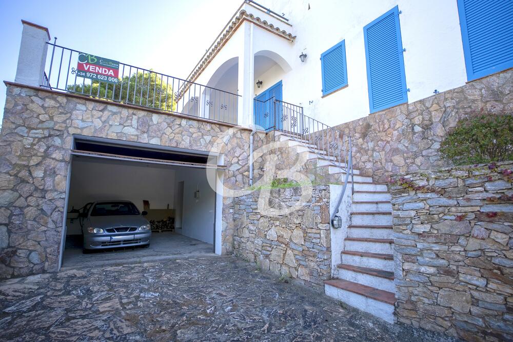 2150 CASA INDIVIDUAL CON GRAN TERRENO Y VISTAS ESPECTACULARES AL MAR Casa aislada / Villa Es Valls Begur