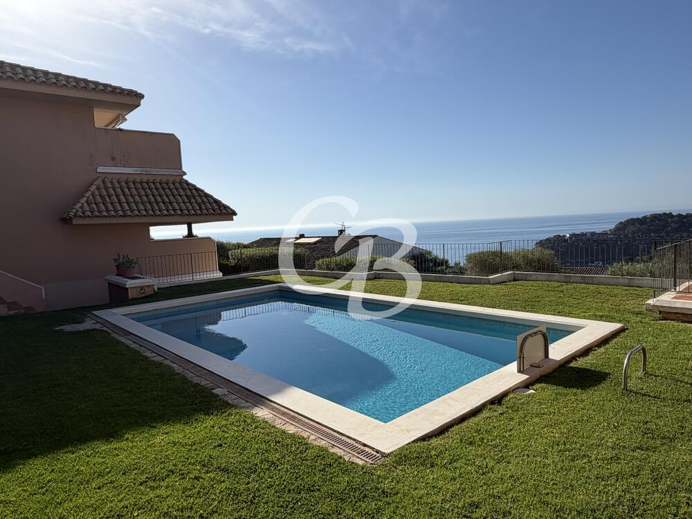 220 PRECIOSO APARTAMENTO CON VISTAS AL MAR Y PISCINA EN AIGUABLAVA Apartamento Aiguablava Begur