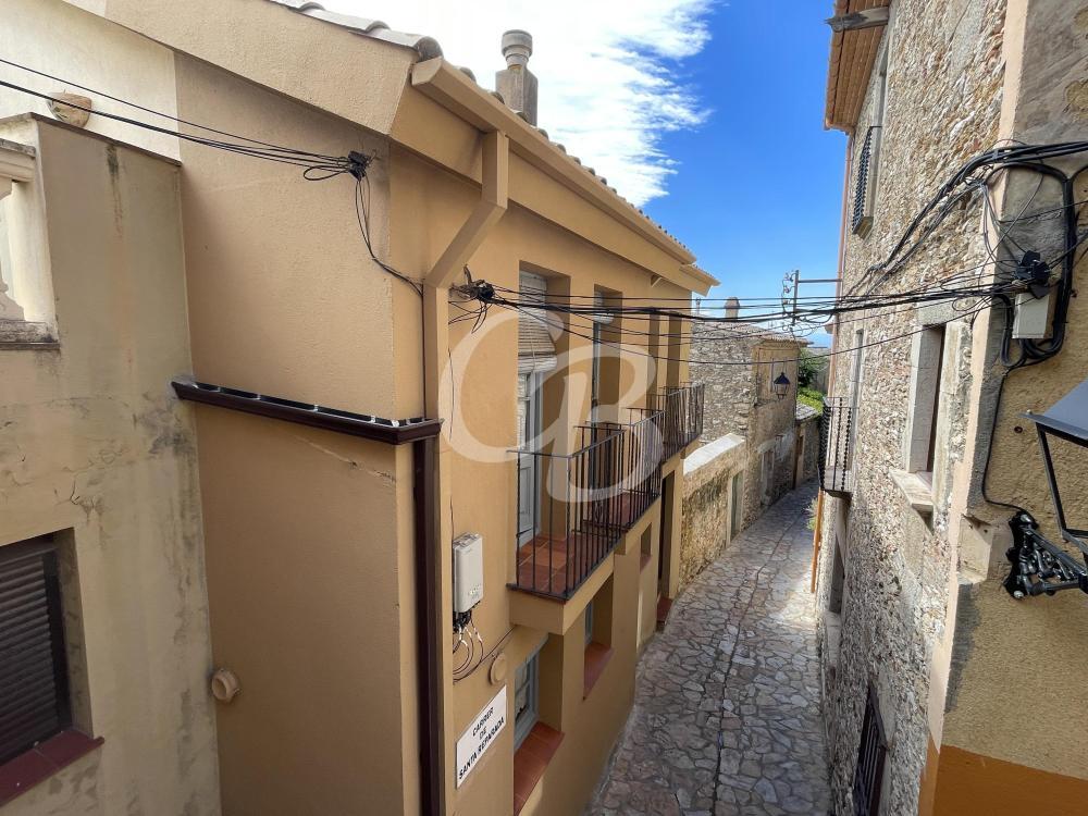 A2139 CASA DE PUEBLO CON GARAJE SITUADA EN EL CENTRO DE BEGUR Maison de village Centre Begur