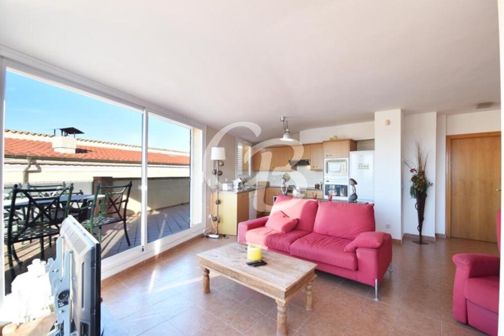 1100 ÀTIC AMB GRAN TERRASSA I PLAÇA D'APARCAMENT SITUAT AL CENTRE DE BEGUR Piso Centre Begur