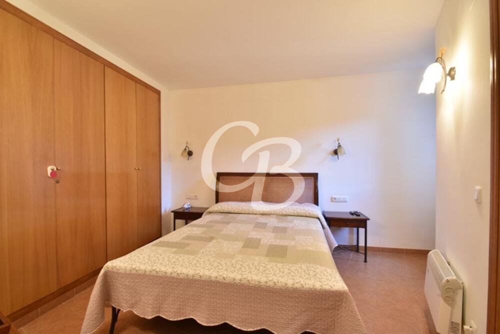 1100 ÀTIC AMB GRAN TERRASSA I PLAÇA D'APARCAMENT SITUAT AL CENTRE DE BEGUR Piso Centre Begur