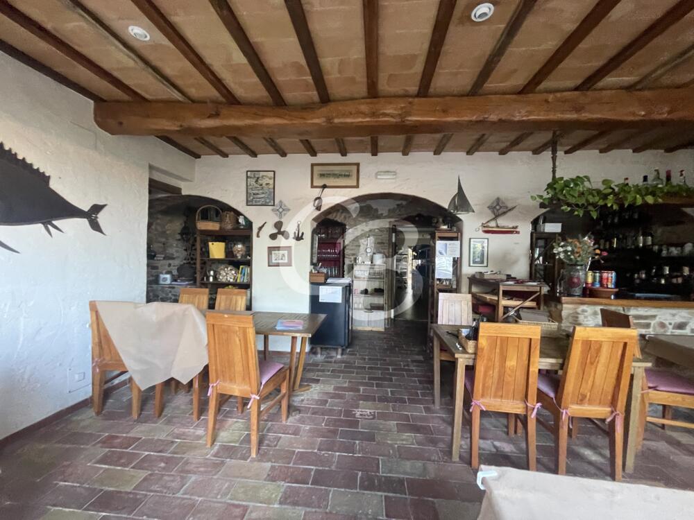 2171 LOCAL COMERCIAL, RESTAURANT I VIVENDA SITUAT AL CENTRE DE BEGUR Espacio comercial Centre Begur